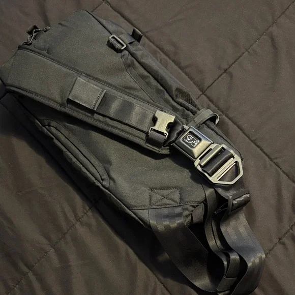 Chrome Industries Limited Edition 22X Kadet Sling bag in BLKCHRM - Picture 2 of 4